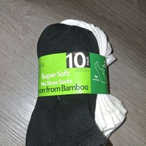 Felina Bamboo No Show Socks - Black and White 10-Pack